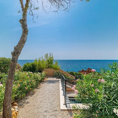 Beautiful House In Theoule-sur-mer Apartmán