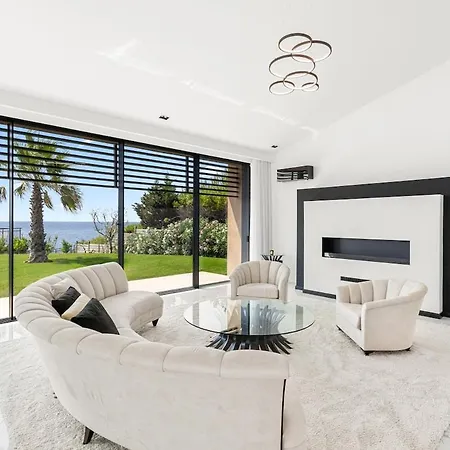 Beautiful House In Theoule-sur-mer Saint-Raphaël